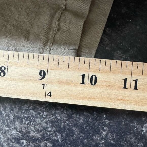 Signature Levi’s Tan Cargo Pants Lightweight Essential Men’s Size 40 Outdoors - Picture 12 of 16